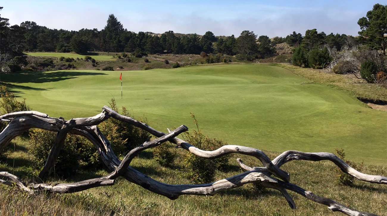 Bandon Dunes Golf Resort hole.