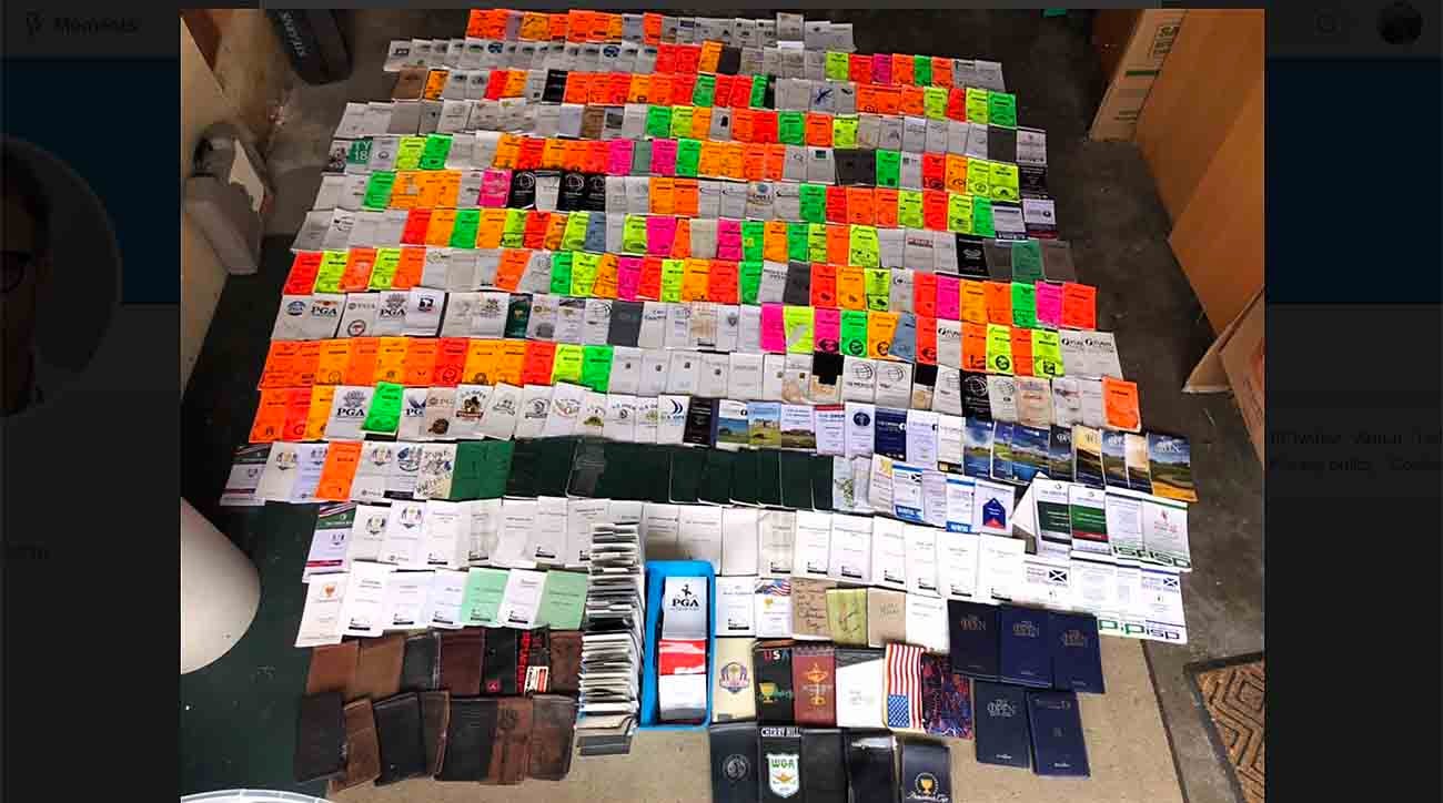 Caddie yardage books