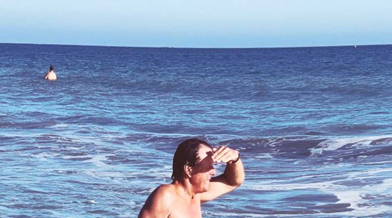 Phil Mickelson shows off weight loss