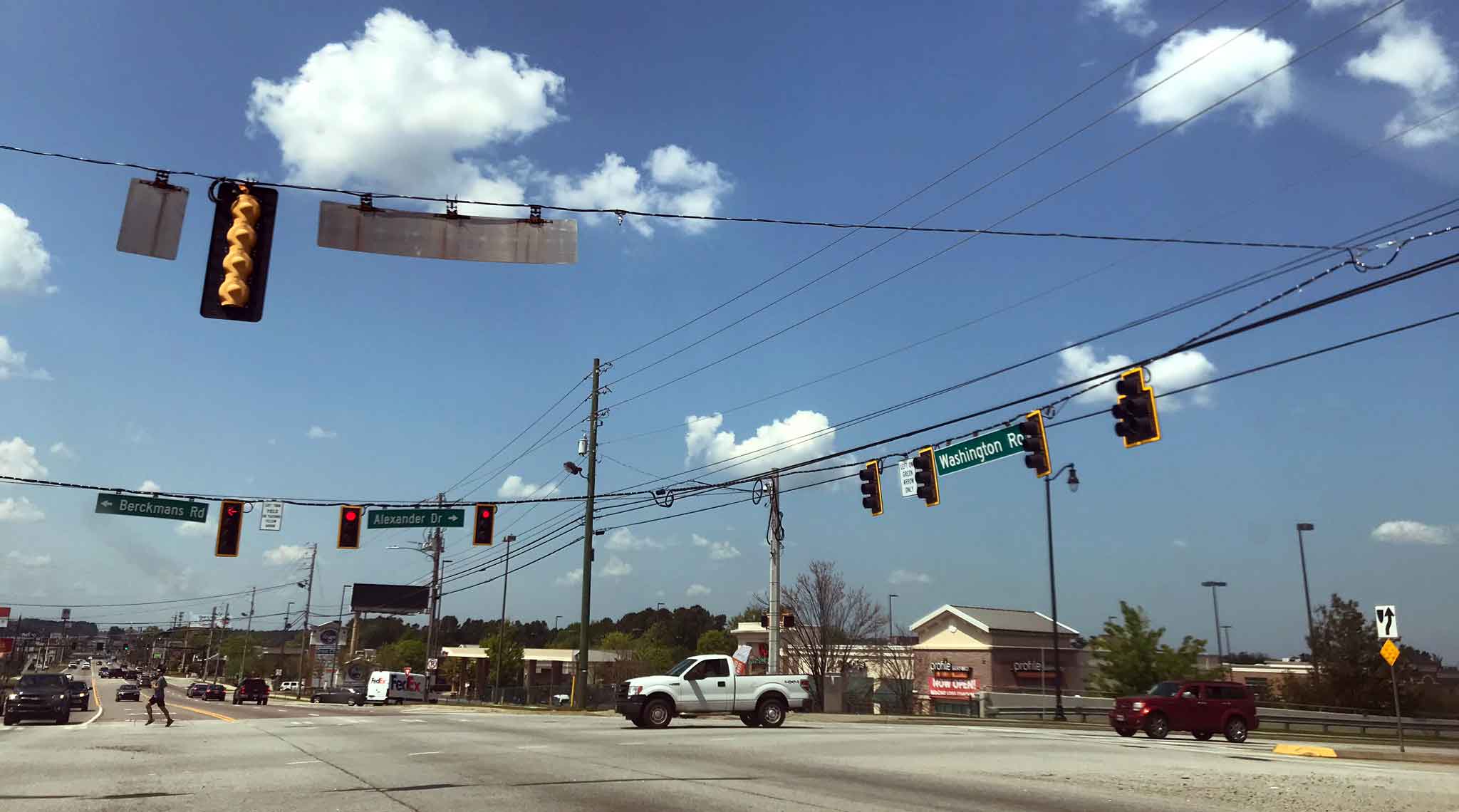 All quiet on Washington Road. 