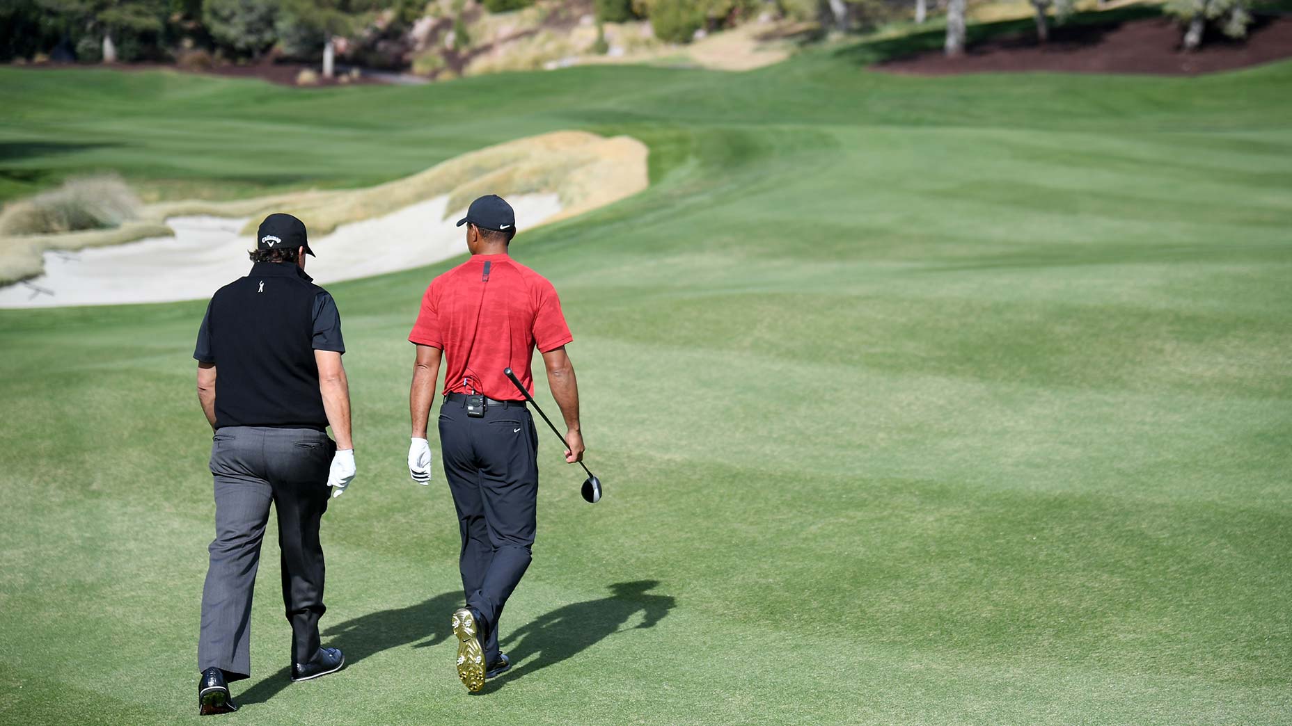 tiger woods phil mickelson walking
