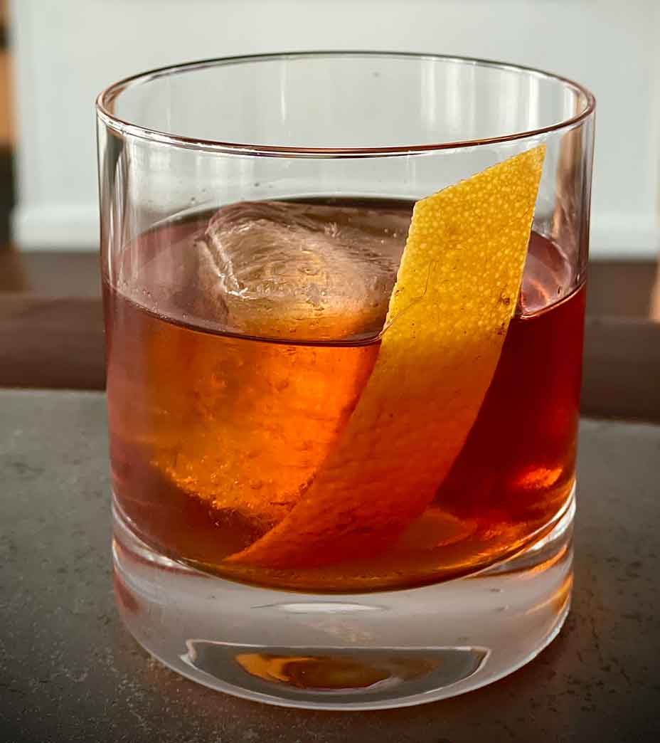 photo of an old fashioned whiskey cocktail