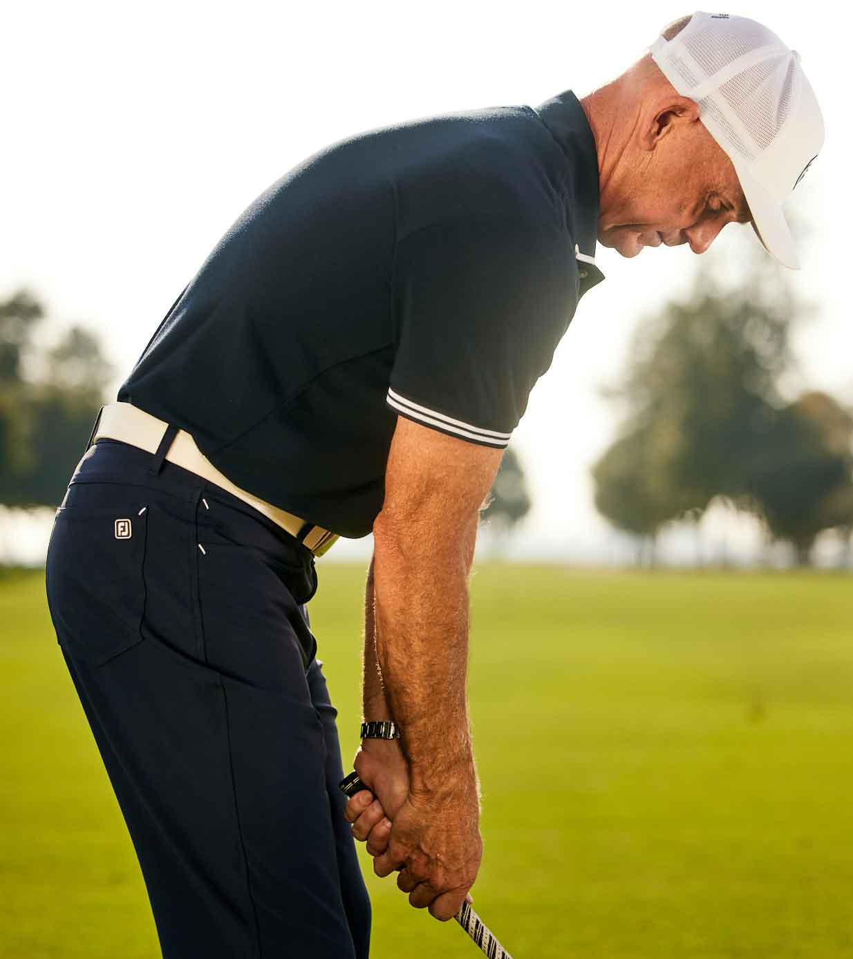 dave phillips lines up for a shot