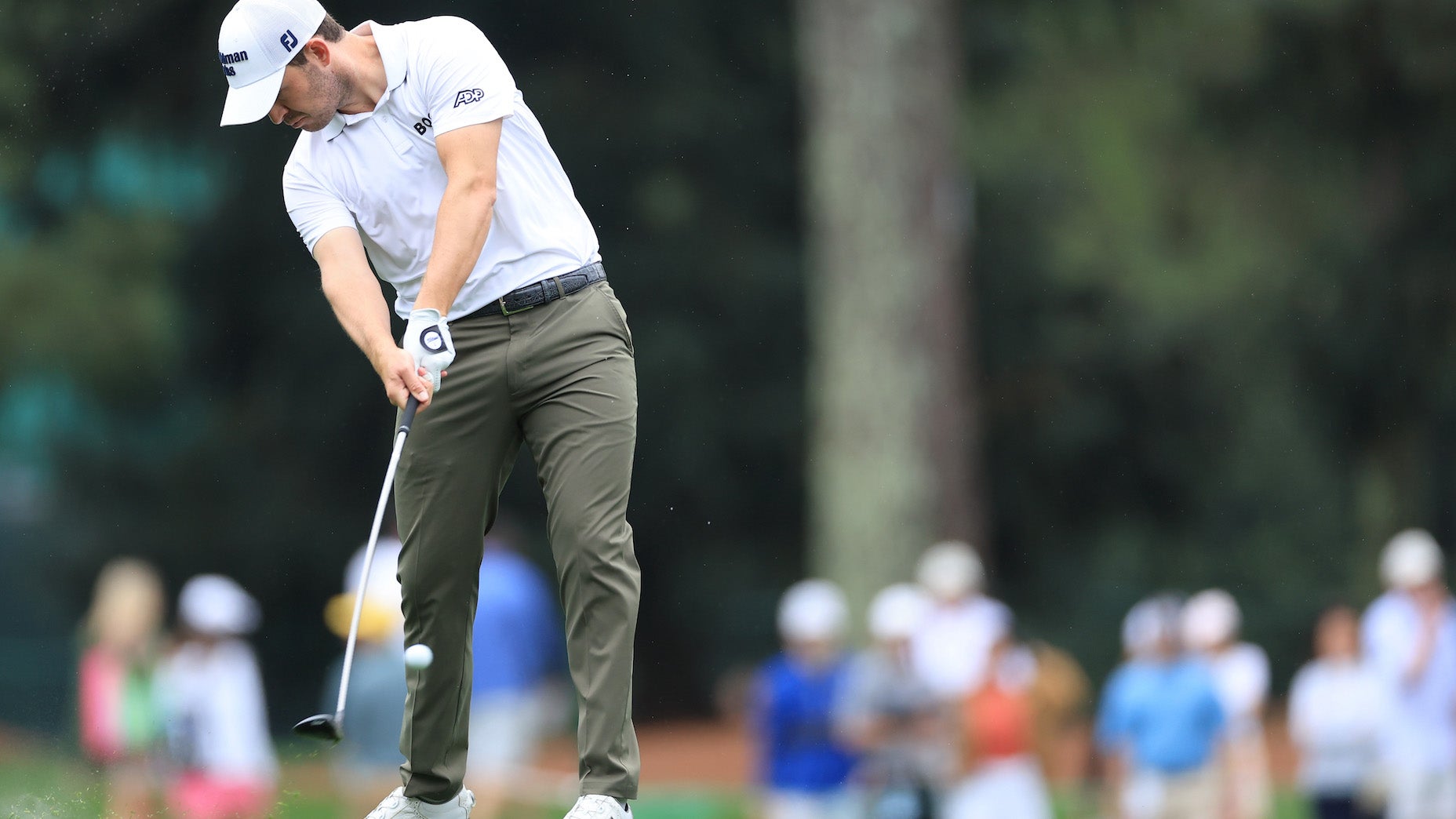 Patrick Cantlay plays shot at Masters