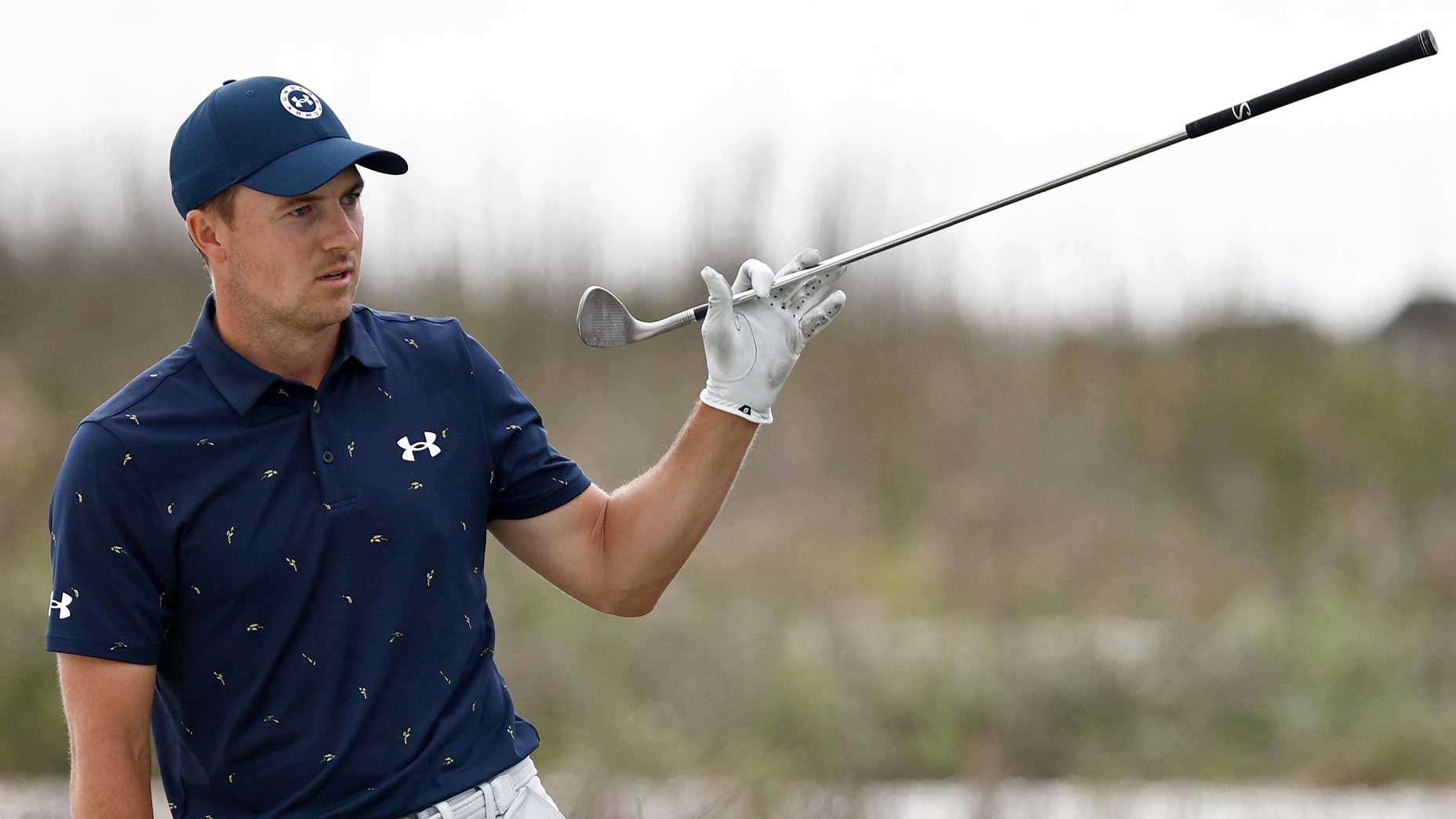 jordan spieth swings wedge