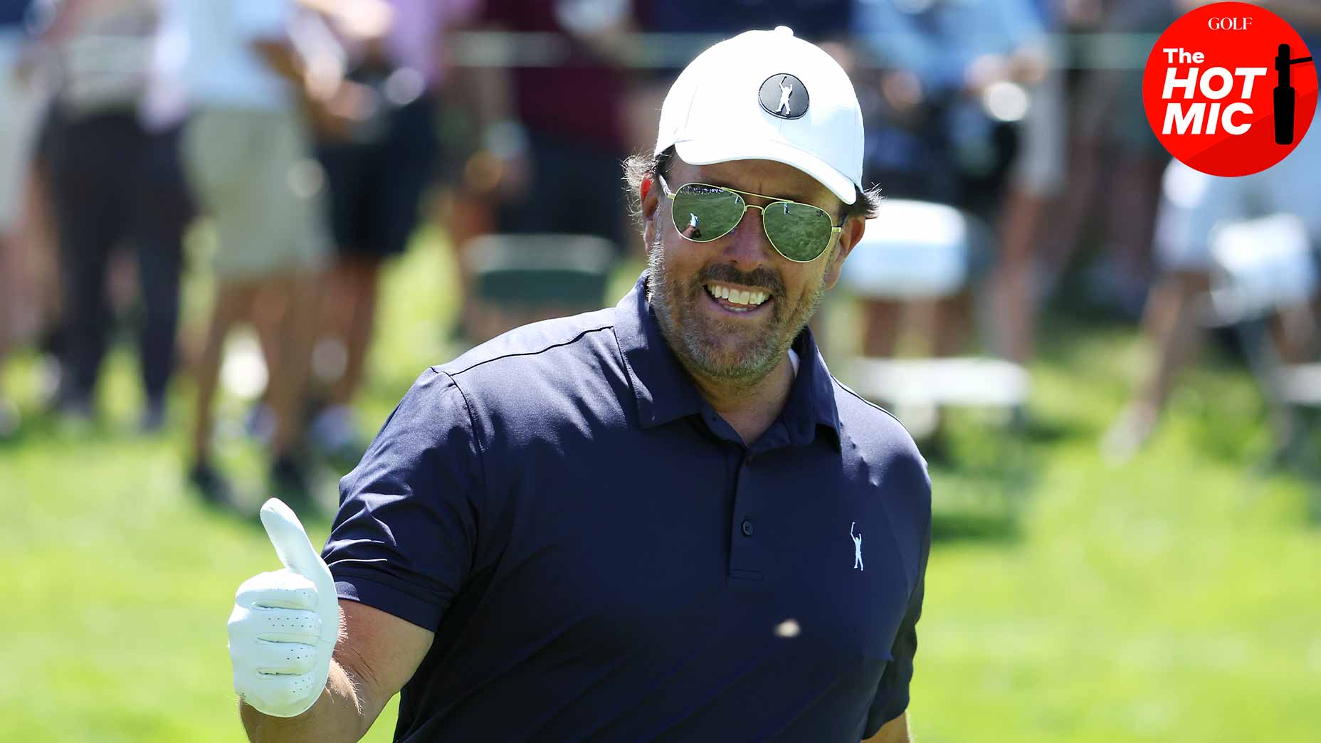 phil mickelson thumbs up crowd