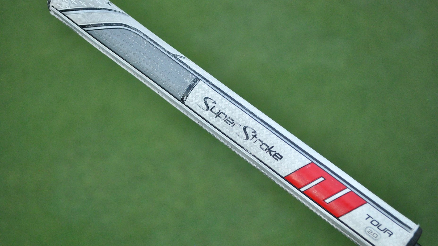 xander schauffele odyssey o-works red 7ch putter grip superstroke