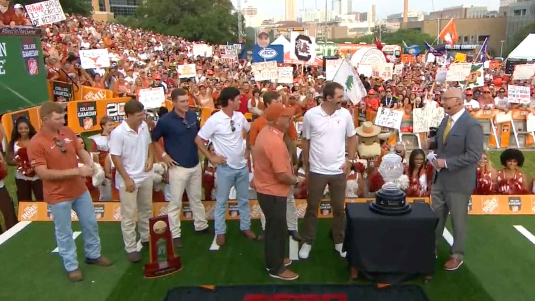 scottie scheffler on set of College Gameday