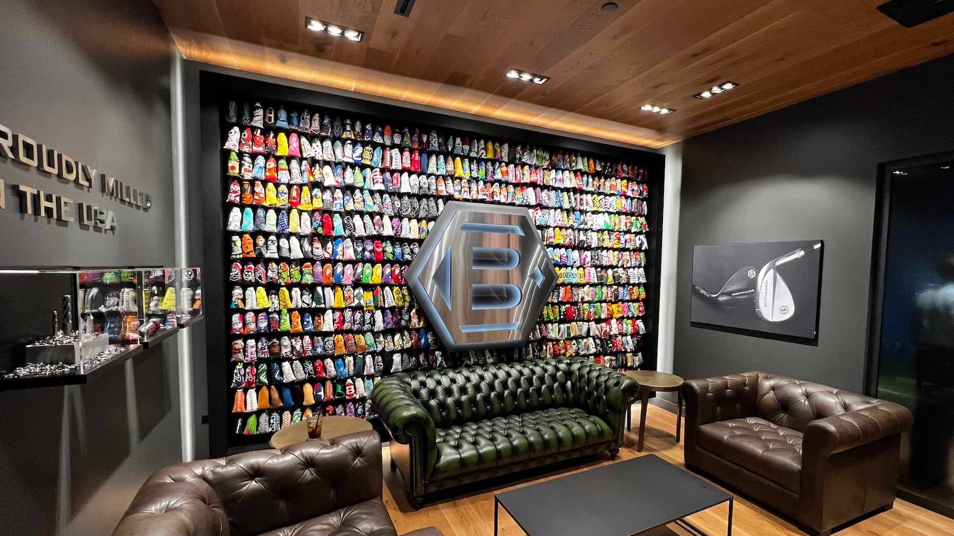 Bettinardi Studio B headcover wall