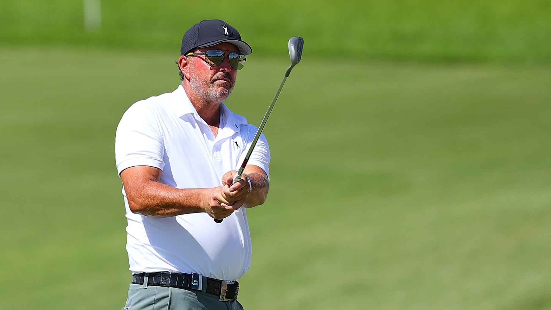 6-time major champion Phil Mickelson provides the 2 things that every golfer needs to know to succeed on shots under 100 yards