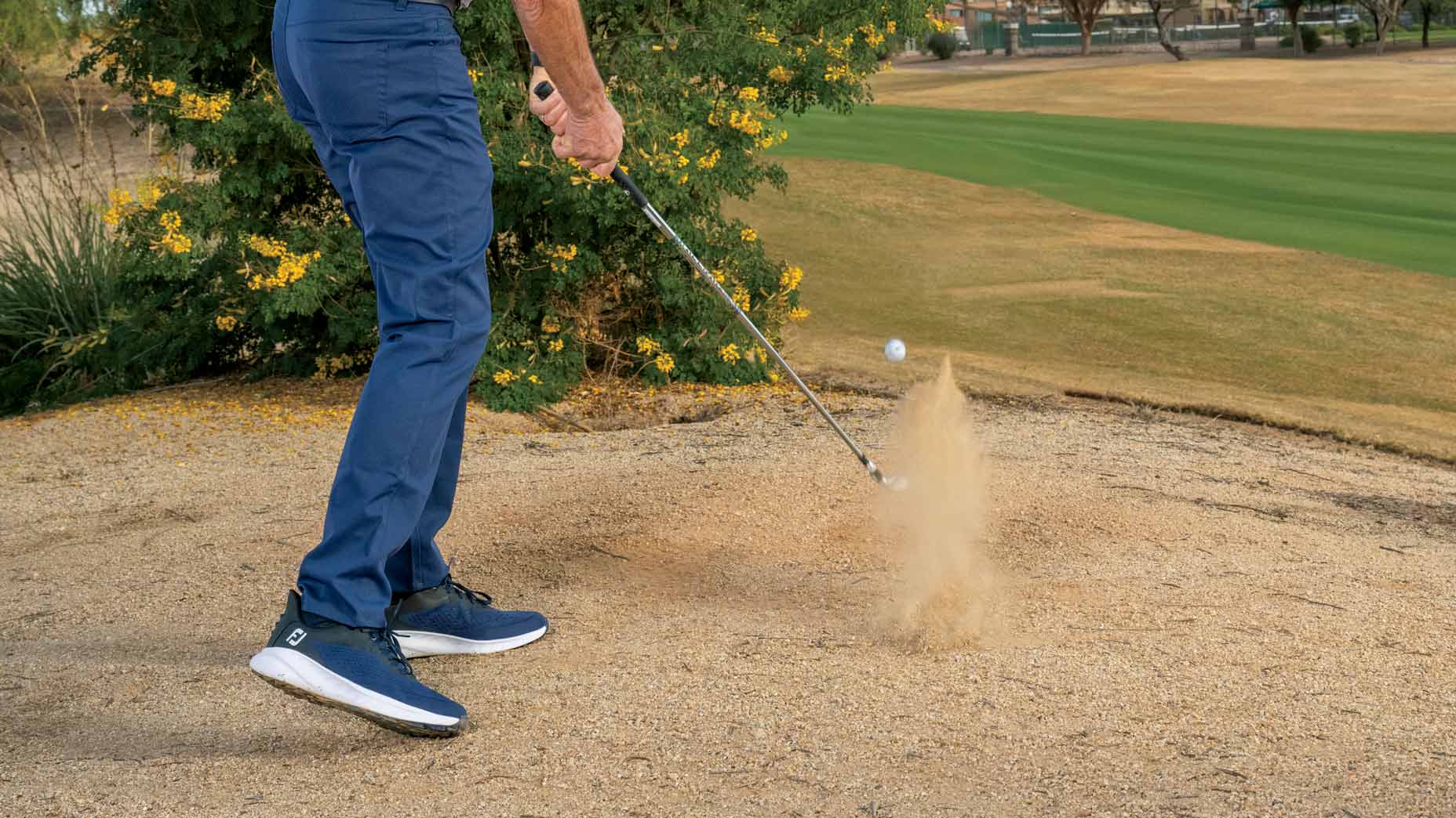 jim murphy hits off hardpan lie