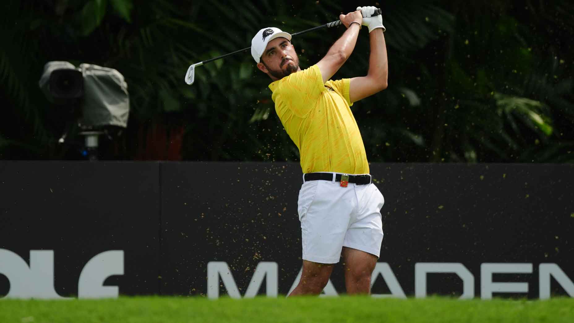 abraham ancer swings during liv singapore
