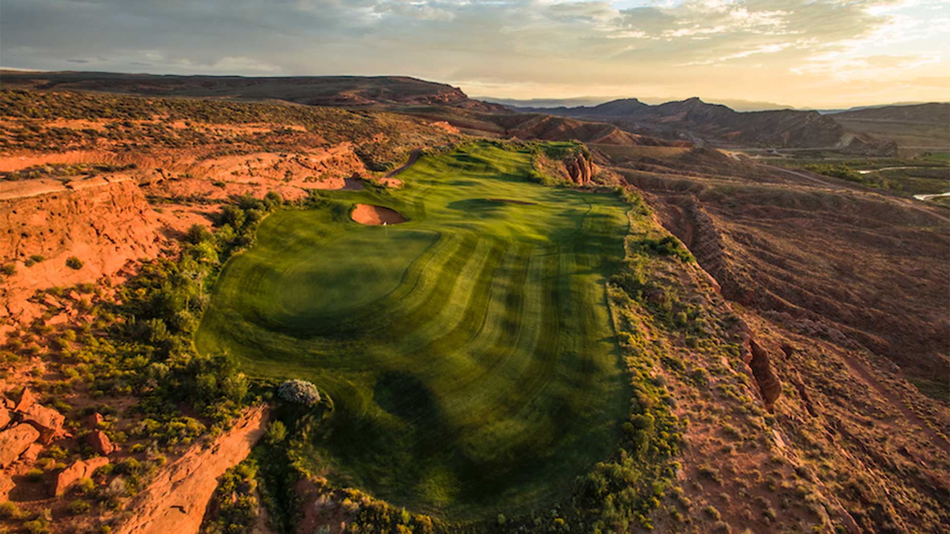 The par-4 13th hole at Sand Hollow.
