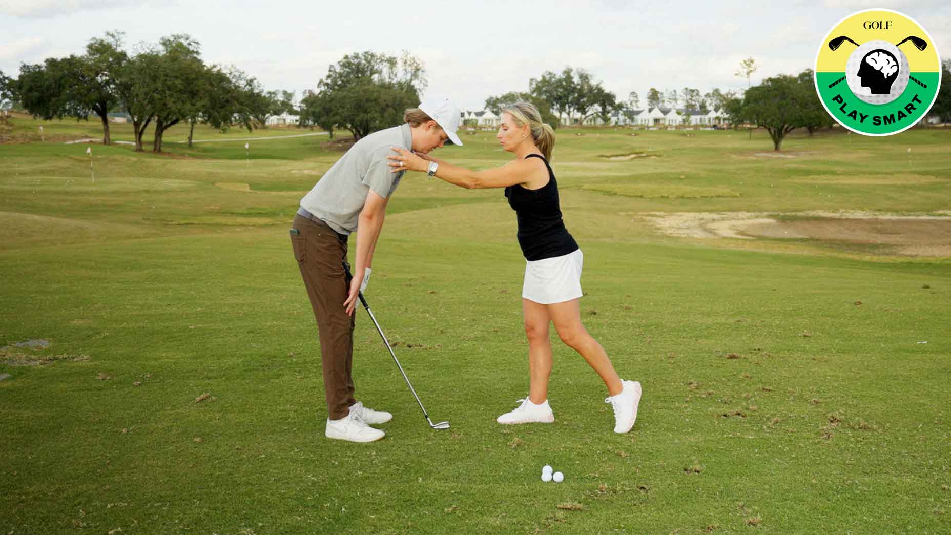gia liwski shows zephyr melton how to properly set up to the golf ball