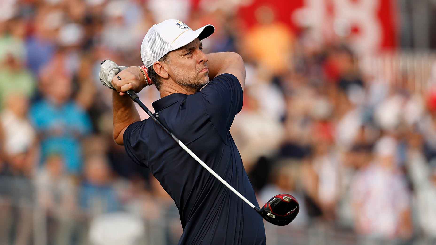 Pau Gasol hits a shot at Bethpage Black